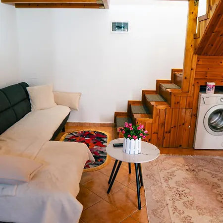 Antigona Apartment