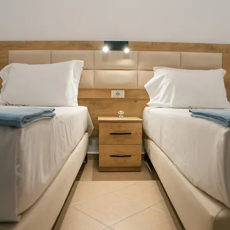 Antigona Apartment *