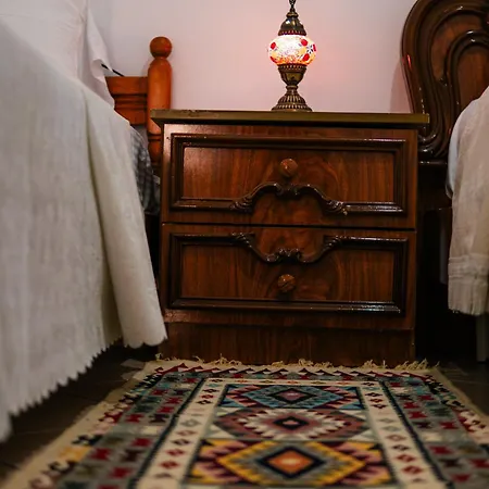 Antigona Apartment *