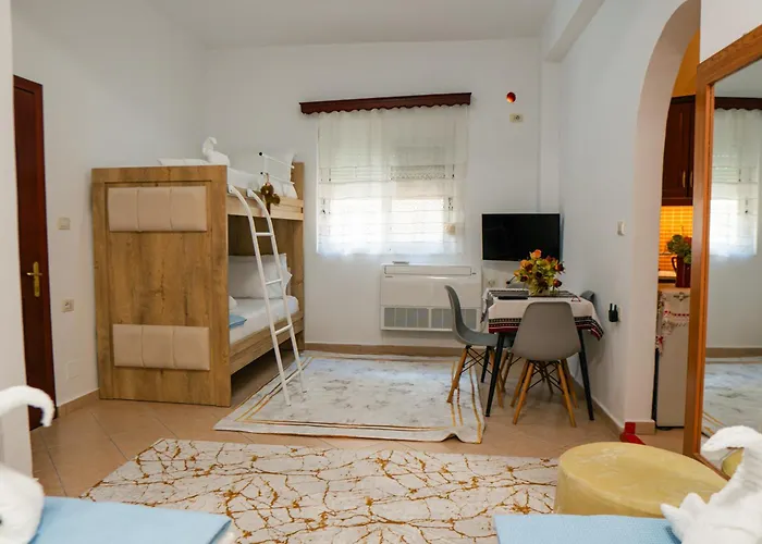 Antigona Appartamento Gjirokastër